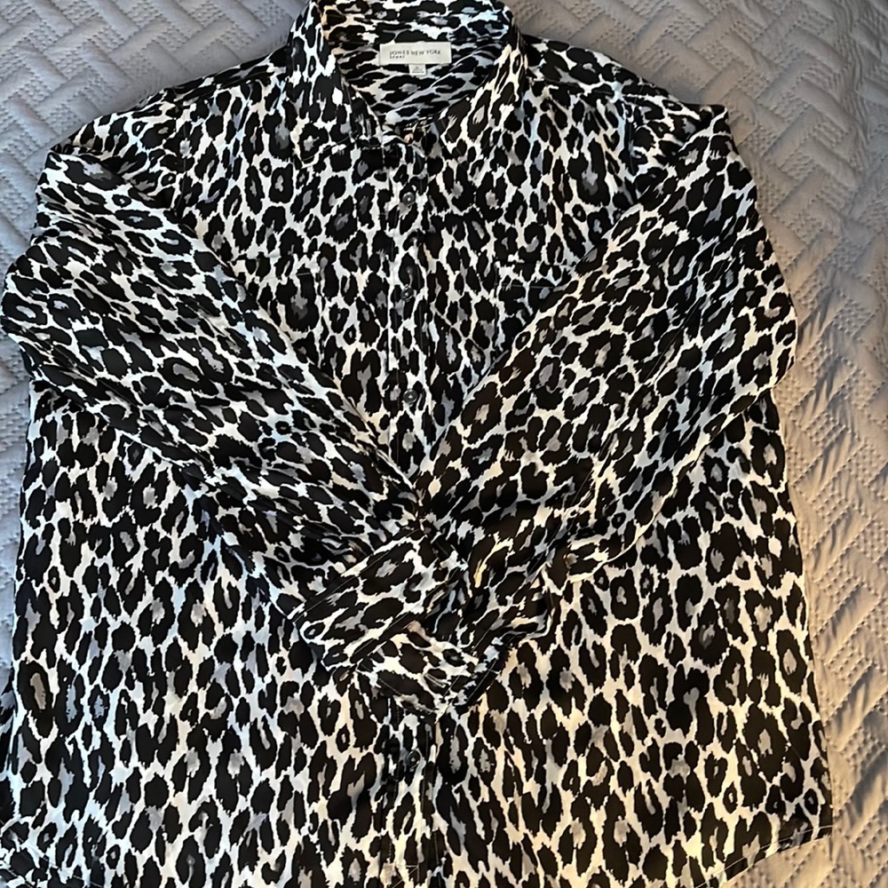 Women’s XL Jones New York button down blouse